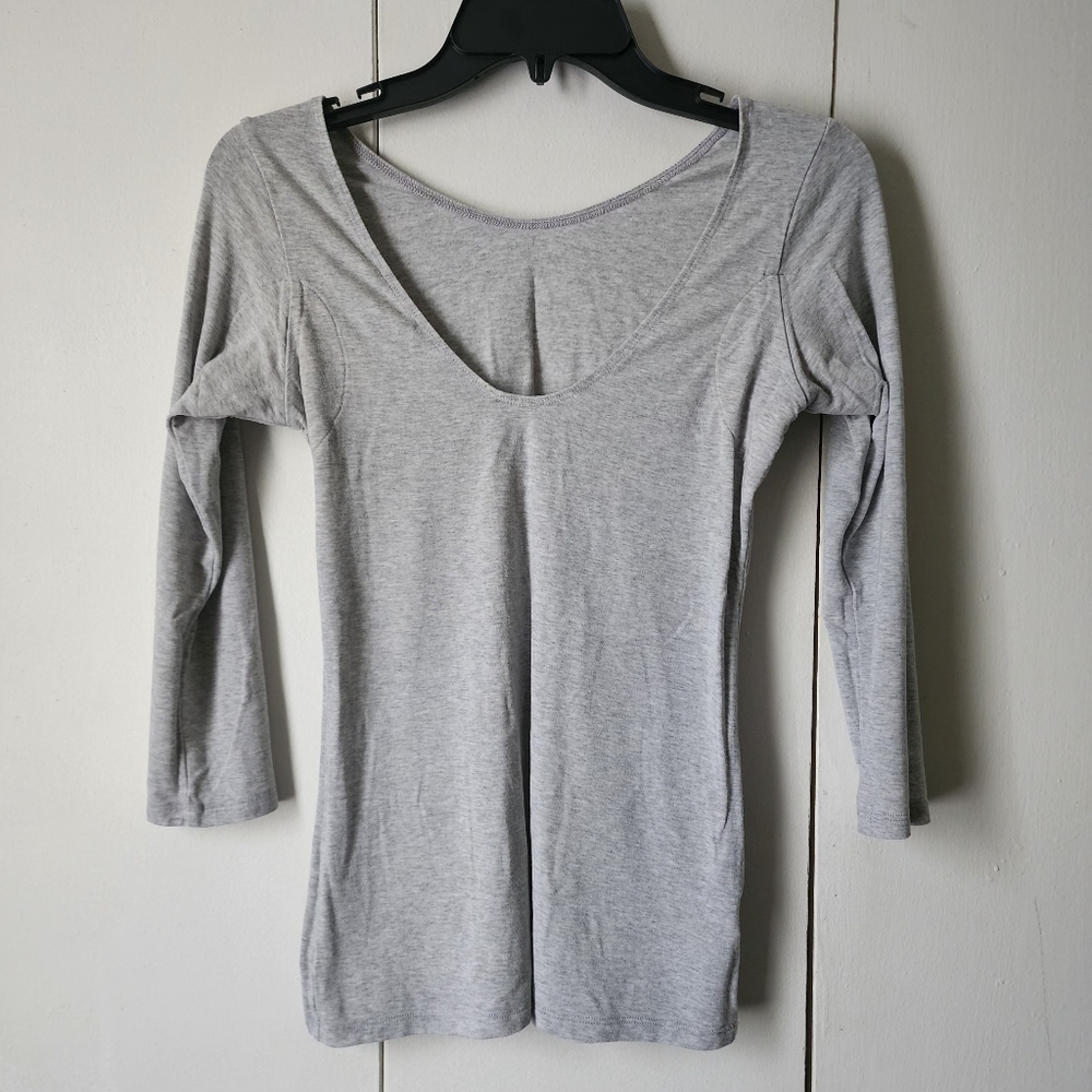 NUMI 3/4 Sleeve Gray Undershirt, M